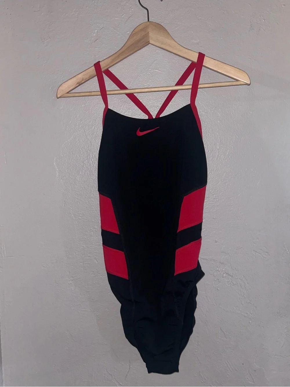 Nike Swim Women's Vex Racerback One Piece Colorblock Black/ Red Sz 8 (34)